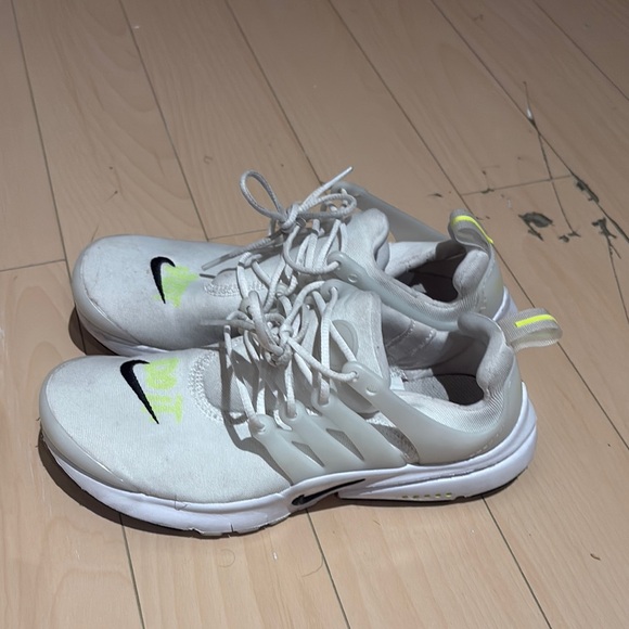 Nike Presto Size 4 Great Condition - Picture 2 of 5